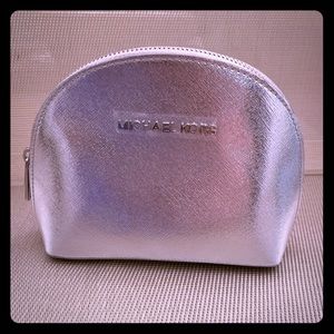 Michael Kors - Cosmetic Bag in Silver